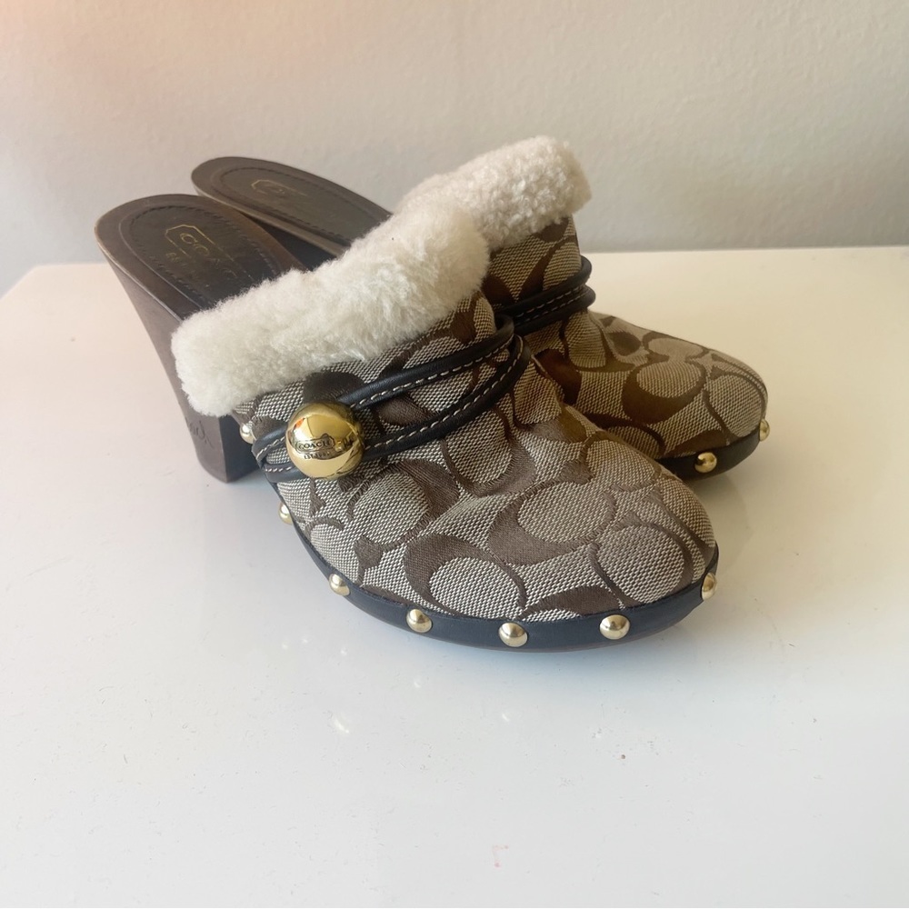 COACH Ivanka Signature Shearling Clogs Mules Brown Tan 6B Logo Studded - Picture 2 of 13